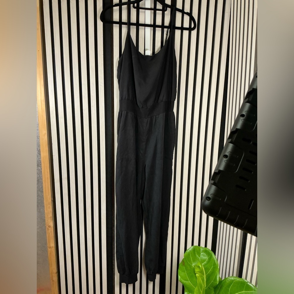 ANTHROPOLOGIE Classic Black Jumpsuit Sz Med